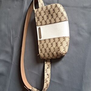 Michael Kors Bag Wallet Women's Logo Belt Fanny Pack Clutch Leather Logo NEW